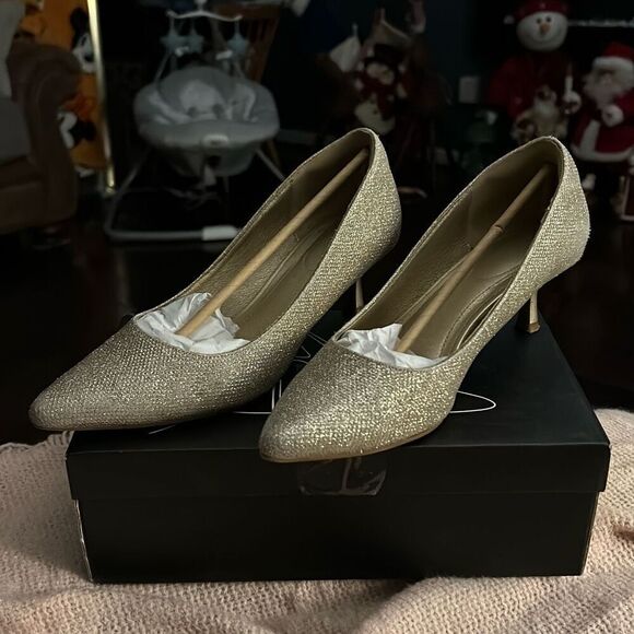 mysoft Women's Pumps 2” Kitten Heel Pointed Toe Low Heel Shoes. Gold. Size 7.5 - Picture 3 of 9